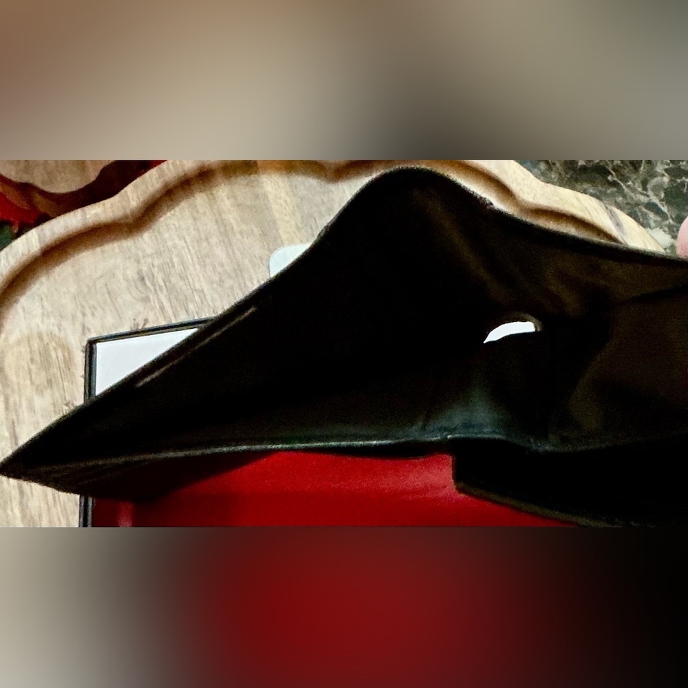 Guess Black Wallet Card Holder - Picture 6 of 6